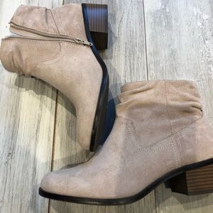 Vionic Kanela Boots